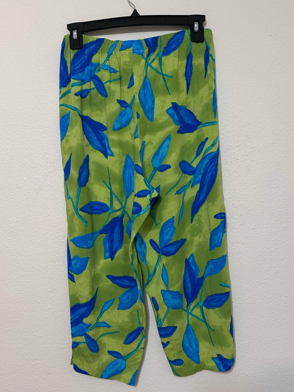 Vintage Caribou New York Blue Floral 100% Rayon Elastic Waist Pants Medium - Picture 6 of 7